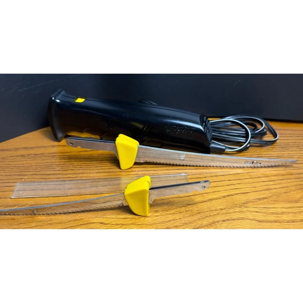 American Angler Electric Fillet Knife: Black Corded with 2 Blades, WORKS